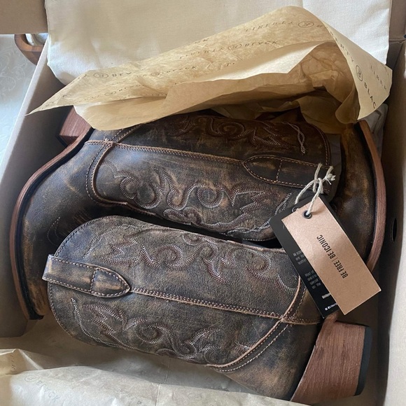 Liberty Black Size 9B Color: Canela - Picture 6 of 7